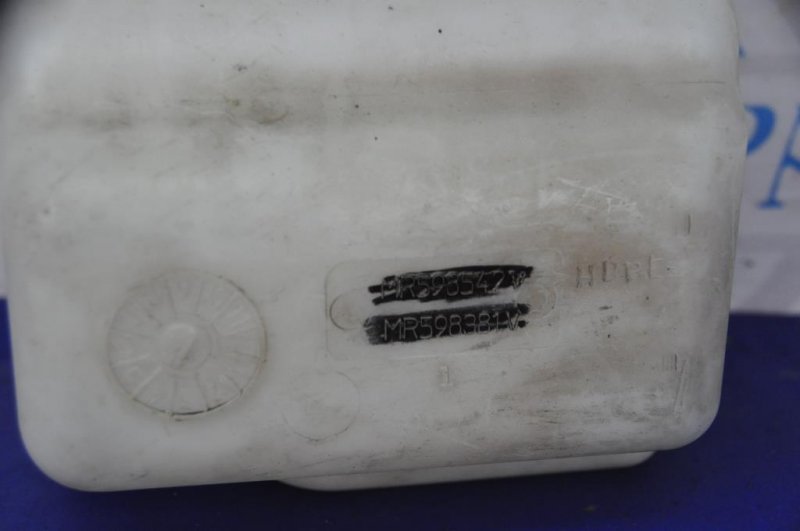 Бачок омывателя MITSUBISHI GALANT 03-12 MN169803 Б/У