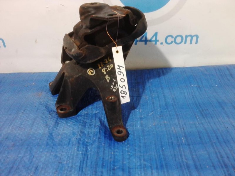 Кронштейн опоры двигателя левый TOYOTA SEQUOIA 01-07 12315-50090 Б/У