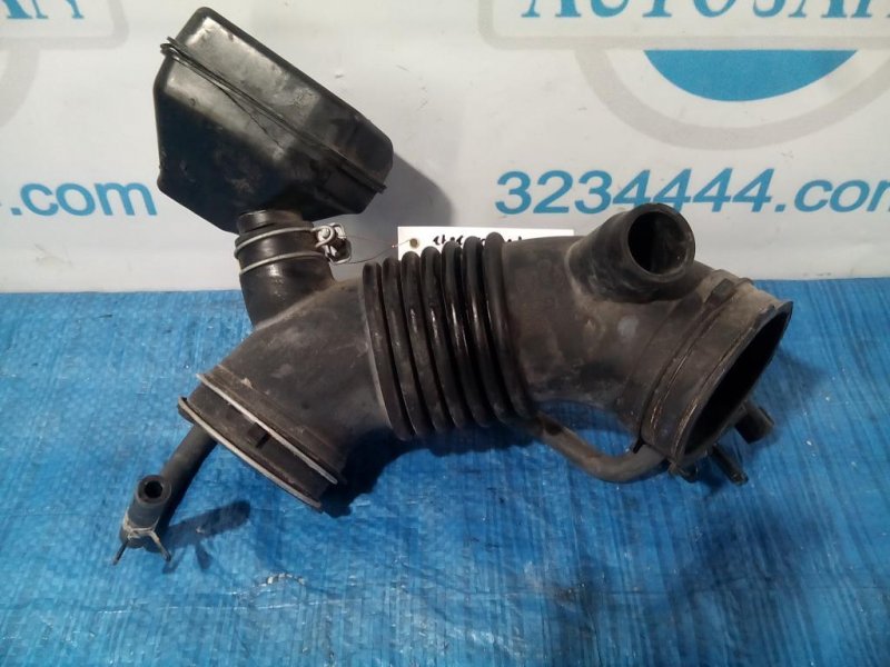 Патрубок воздушного фильтра TOYOTA CAMRY 50 12-15 Патрубок воздушного фильтра TOYOTA CAMRY 50 12-15