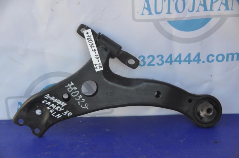 Запчасть рычаг передней подвески нижний передний левый TOYOTA CAMRY 30 02-06 48069-06070 Б/У Рычаг передней подвески нижний передний левый TOYOTA CAMRY 30 02-06 48069-06070 Б/У
