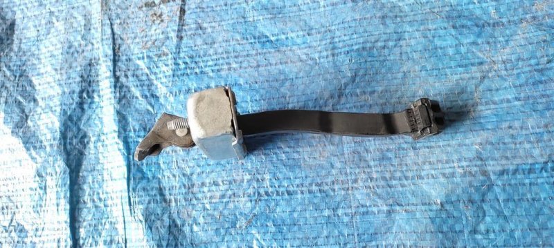 Ограничитель двери передний правый IS250/350 05-13