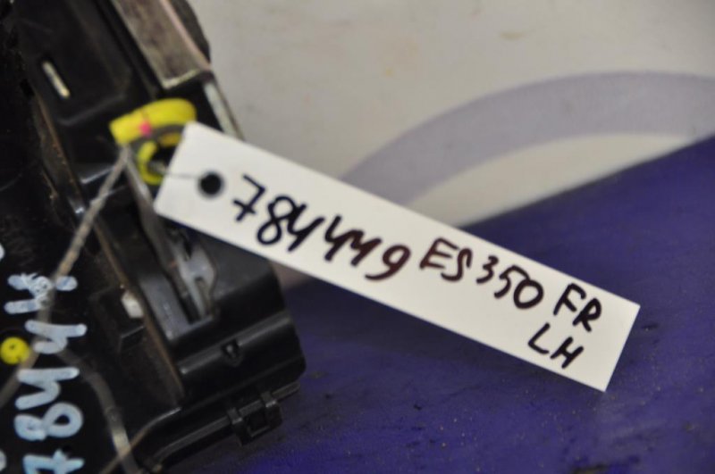 Замок двери передний левый ES350 06-12