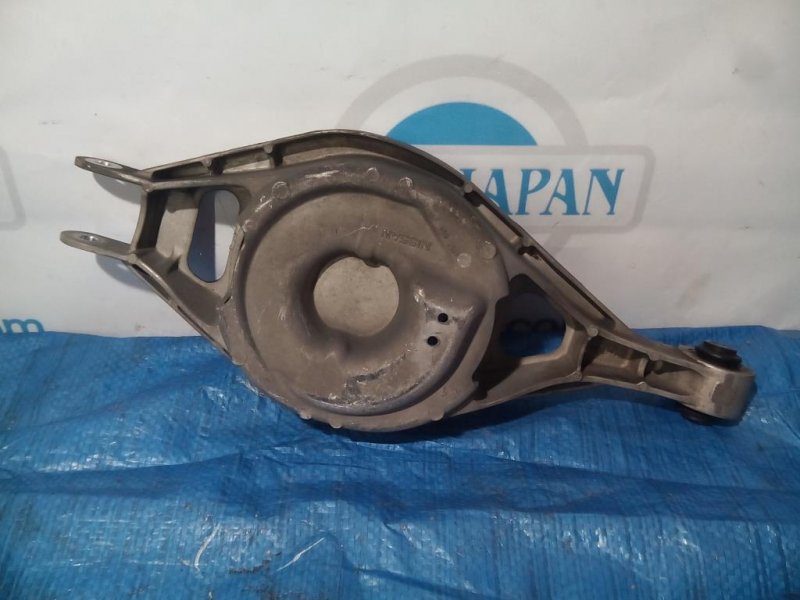 Рычаг задней подвески поперечный нижний задний правый M35/M45 04-10