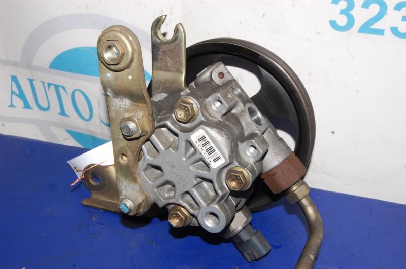 Насос ГУР TOYOTA YARIS 00-05 Б/У