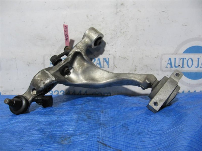 Рычаг передней подвески нижний передний правый M35/M45 04-10