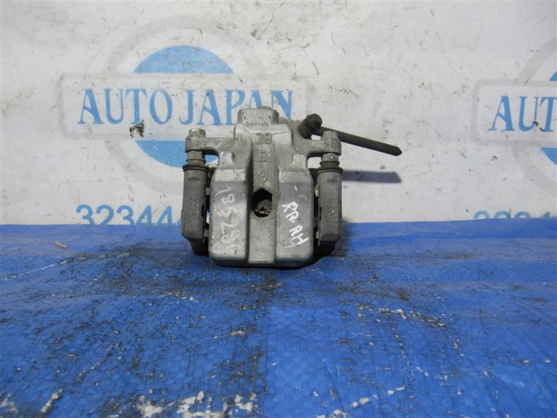 Суппорт тормозной задний правый TOYOTA CAMRY 55 14-17 47830-06120 Б/У