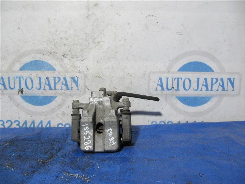 Суппорт тормозной задний правый CAMRY 55 14-17