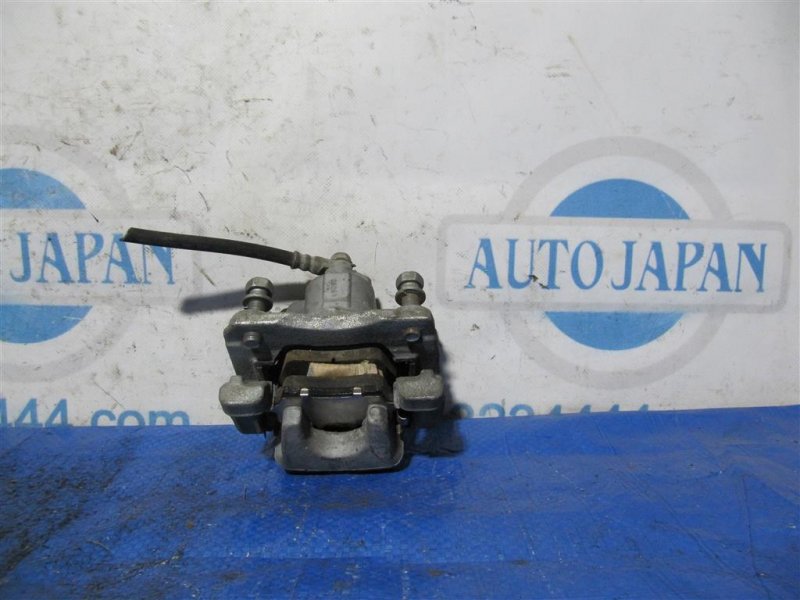 Суппорт тормозной задний правый CAMRY 55 14-17