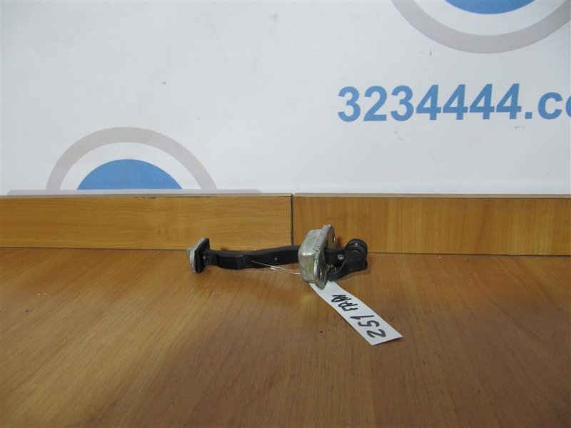 Ограничитель двери передний правый MURANO Z51 07-14 Ограничитель двери передний правый MURANO Z51 07-14