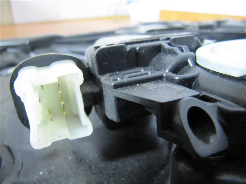 Стеклоподъемник передний правый MURANO Z51 07-14