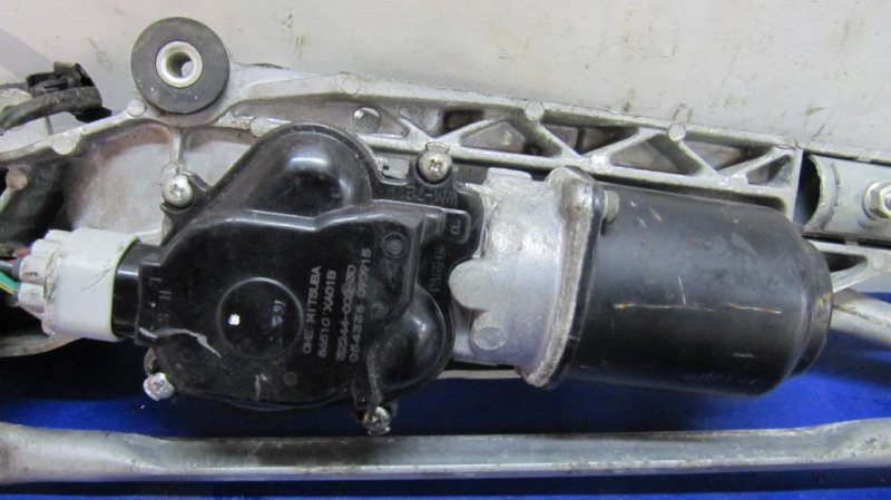 Трапеция стеклоочистителей TRIBECA B10 07-13