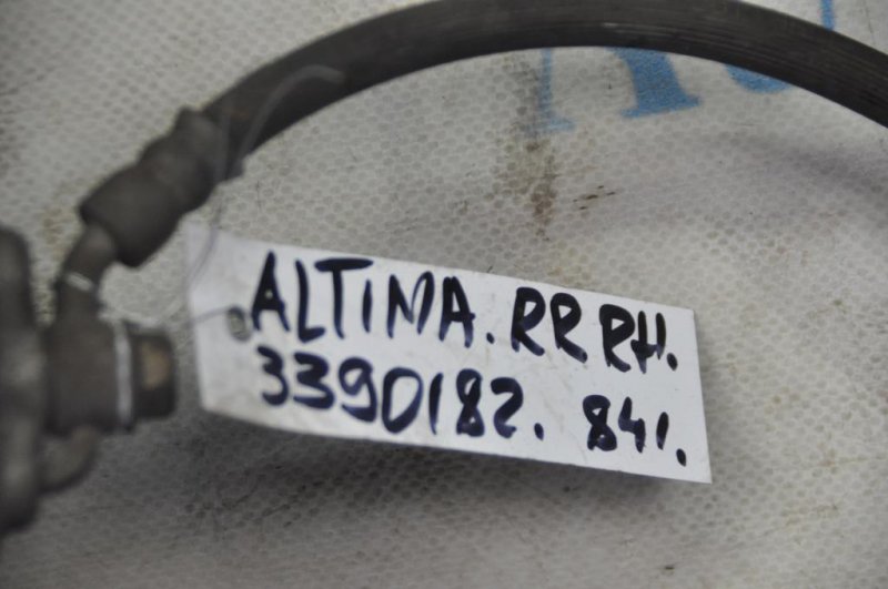 Суппорт тормозной задний правый ALTIMA L33 12-18 2015 L33 2.5