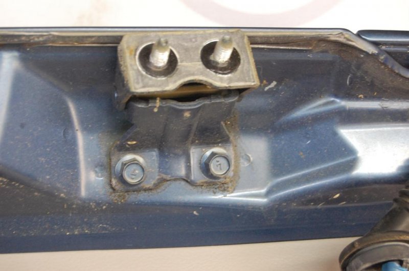 Крышка багажника TRIBECA B10 07-13 2008 Внедорожник 3.6