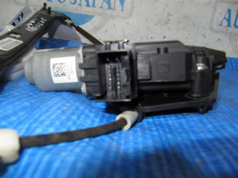 Стеклоподъемник задний правый JETTA USA 10-17