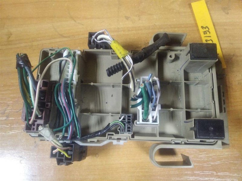 Блок предохранителей салон LEGACY 09-15 BM