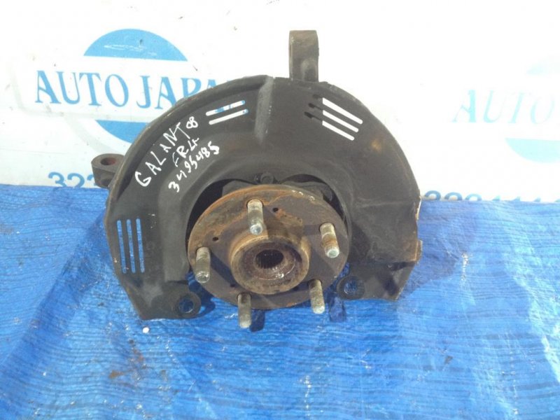 Кулак поворотный передний левый MITSUBISHI GALANT 03-12 3870A051 Б/У