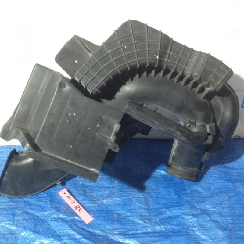 Резонатор воздушного фильтра MAZDA 3 BK 03-08