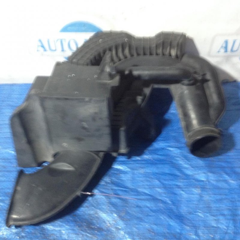 Резонатор воздушного фильтра MAZDA 3 BK 03-08 LF50-13-201B Б/У