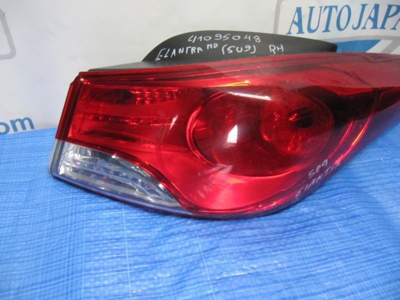 Фонарь наружный задний правый HYUNDAI ELANTRA MD 10-15 Седан 1.8