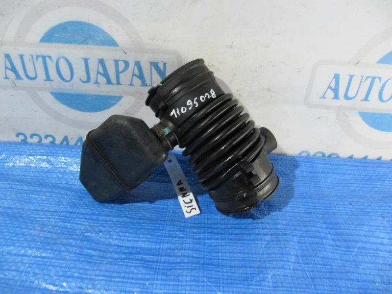 Патрубок воздушного фильтра TOYOTA SIENNA 11-16 2011 GSL30 3.5 2GR-FE 17881-0P080 Б/У