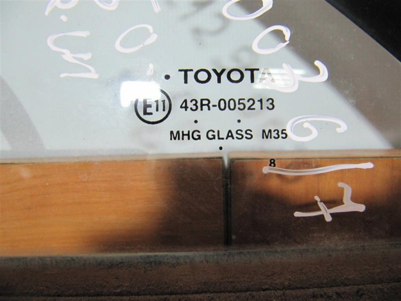 Стекло двери глухое заднее левое CAMRY 50 12-15