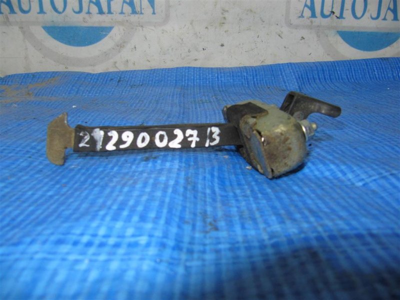 Запчасть ограничитель двери задний левый TOYOTA CAMRY 50 12-15 68630-33092 Б/У Ограничитель двери задний левый TOYOTA CAMRY 50 12-15 68630-33092 Б/У