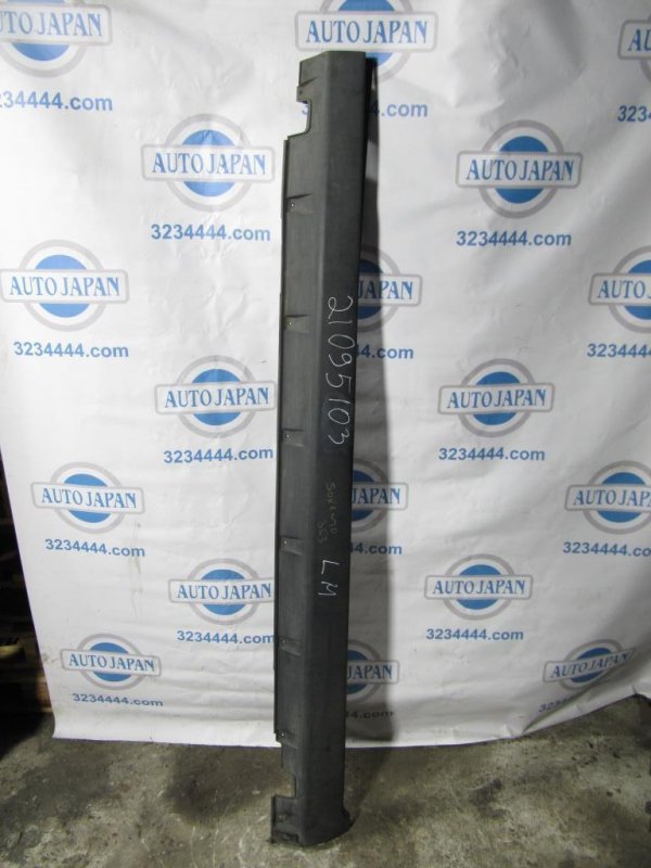 Накладка порога наружная левая KIA SORENTO XM 09-14 2011 Внедорожник 2.4 87751-2P000 Б/У