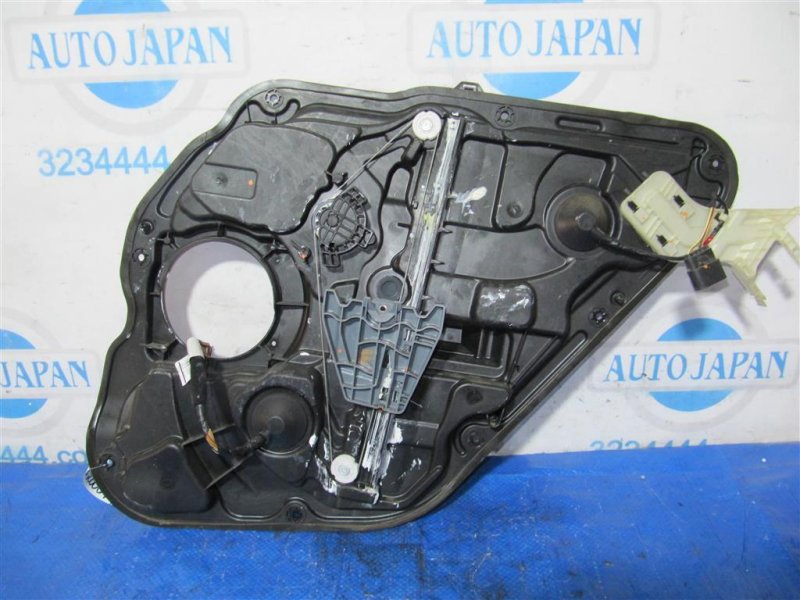 Стеклоподъемник задний левый SONATA YF 10-14 2012 Седан 2.4 Стеклоподъемник задний левый SONATA YF 10-14 2012 Седан 2.4