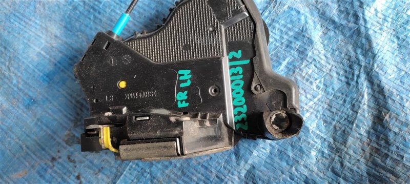 Замок двери передний левый SUZUKI KIZASHI 09-14 2010 Седан 2.4 82250-57L33 Б/У