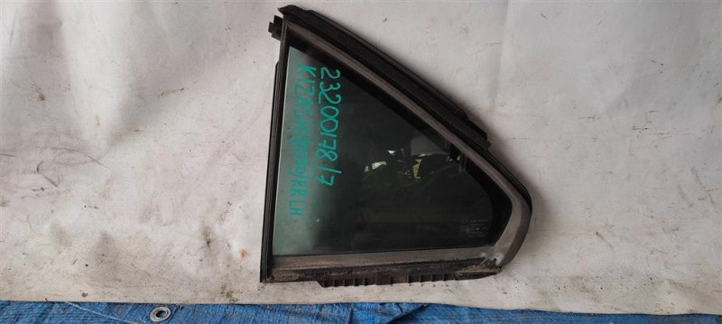 Запчасть стекло двери глухое заднее левое SUZUKI KIZASHI 09-14 2010 Седан 2.4 84556-57L00 Б/У Стекло двери глухое заднее левое SUZUKI KIZASHI 09-14 2010 Седан 2.4 84556-57L00 Б/У
