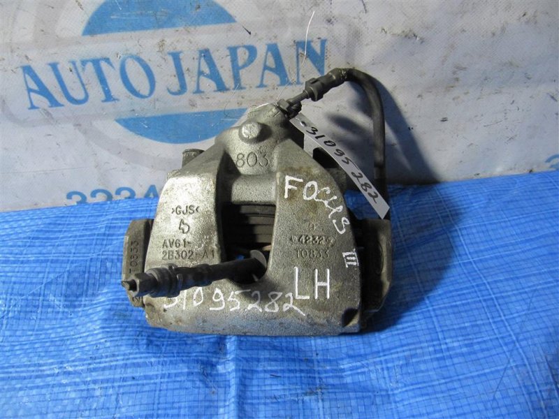 Суппорт тормозной передний левый FORD FOCUS 10-18 CV6Z-2B121-A Б/У