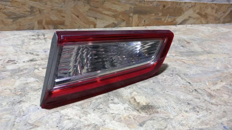 Фонарь внутренний задний правый TOYOTA CAMRY 50 12-15 Б/У