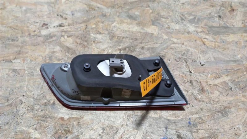 Фонарь внутренний задний правый TOYOTA CAMRY 50 12-15