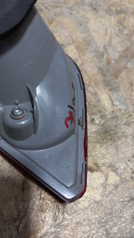 Фонарь внутренний задний правый CAMRY 50 12-15