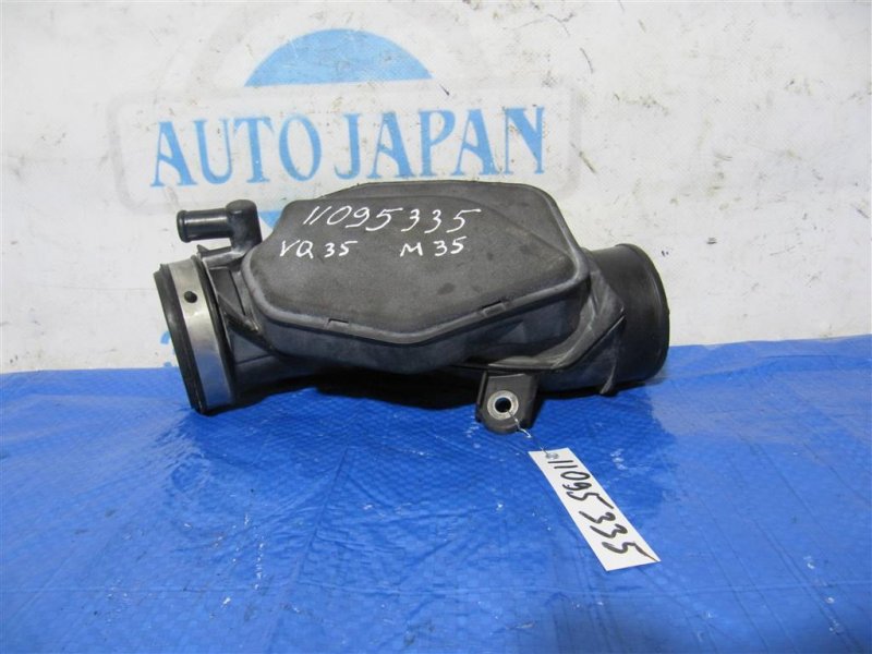 Патрубок воздушного фильтра INFINITI M35/M45 04-10 16576-EG000 Б/У