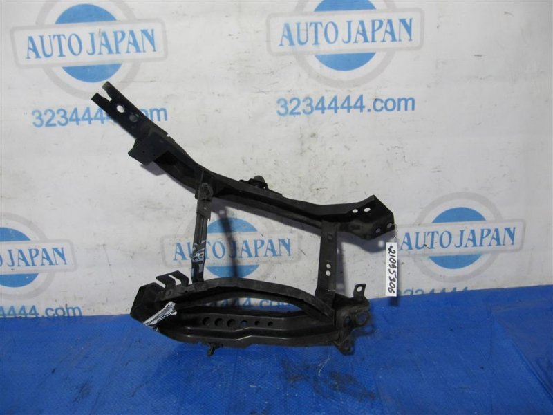 Панель передняя левый INFINITI M35/M45 04-10