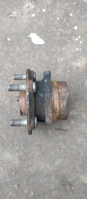 Ступица передняя левая PRIUS - 20 03-11 Ступица передняя левая PRIUS - 20 03-11