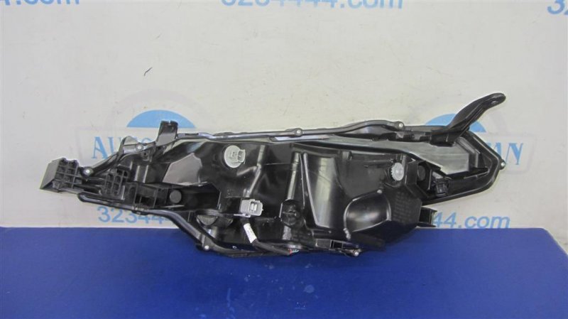 Фара передняя правая COROLLA E170 13-19 Фара передняя правая COROLLA E170 13-19
