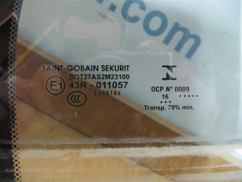 Стекло двери глухое заднее правое QX30 16-20 2016 Внедорожник 2.0 20PET