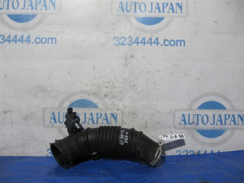 Патрубок воздушного фильтра TOYOTA RAV4 05-12 17881-28260 Б/У