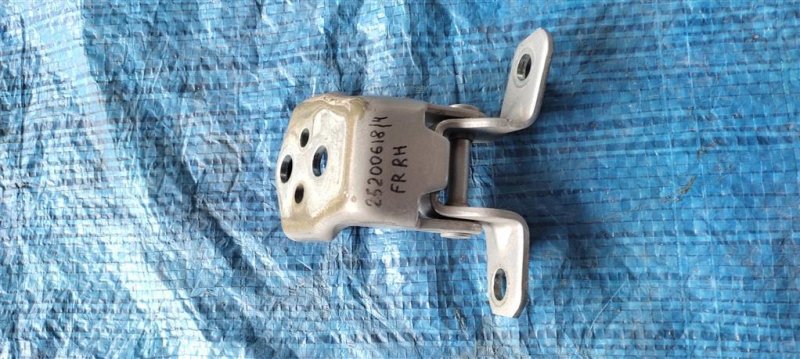 Петля двери верхняя передняя правая MAZDA 6 GH 07-12 2012 Седан 2.5 GS3L-58-210A Б/У