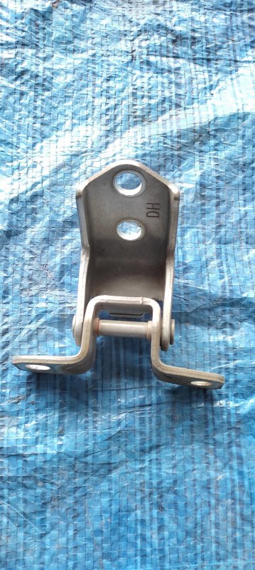 Петля двери нижняя передняя правая 6 GH 07-12 2012 Седан 2.5