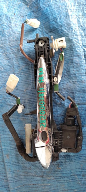 Запчасть ручка двери наружная передняя правая LEXUS LS460 06-12 2006 Седан 4.6 69210-33090 Б/У Ручка двери наружная передняя правая LEXUS LS460 06-12 2006 Седан 4.6 69210-33090 Б/У