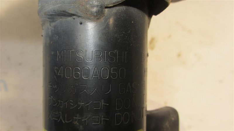 Амортизатор передний правый LANCER X 10 07-15