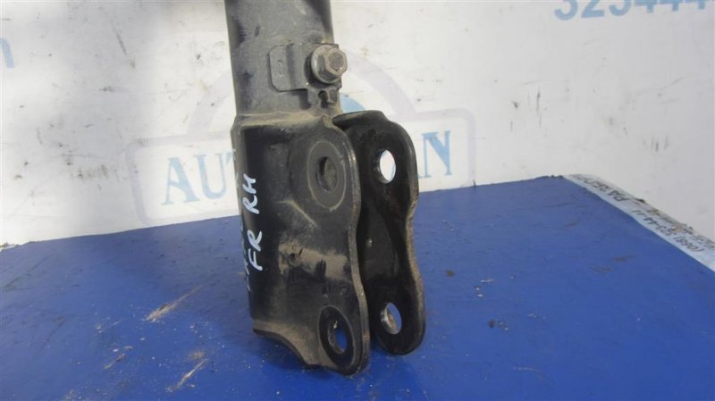 Амортизатор передний правый LANCER X 10 07-15