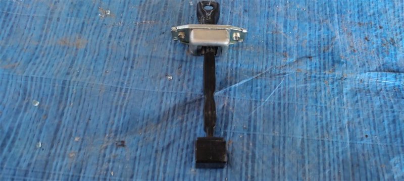 Ограничитель двери передний правый MITSUBISHI OUTLANDER XL 05-13 2007 Внедорожник 3.0 5702A040 Б/У