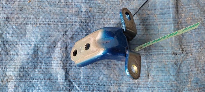 Петля двери нижняя задняя правая ELANTRA AD 16- 2017 Седан 2.0 Петля двери нижняя задняя правая ELANTRA AD 16- 2017 Седан 2.0