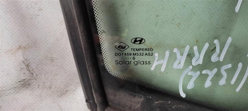 Стекло двери глухое заднее правое HYUNDAI ELANTRA AD 16- Седан 2.0