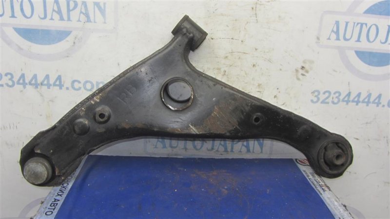 Рычаг передней подвески нижний передний правый MITSUBISHI GALANT 03-12 Седан 2.4