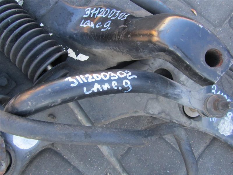 Рычаг передней подвески нижний передний правый MITSUBISHI LANCER IX 9 03-07 Рычаг передней подвески нижний передний правый MITSUBISHI LANCER IX 9 03-07